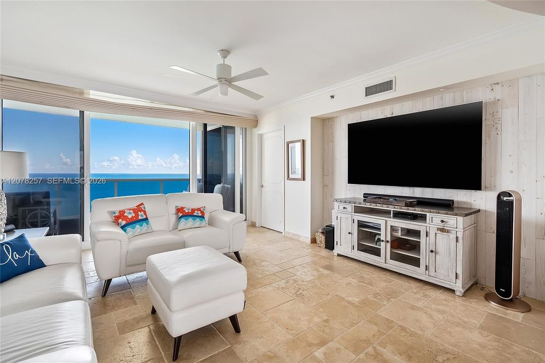 For Rent: $10,500 (3 beds, 4 baths, 2440 Square Feet)