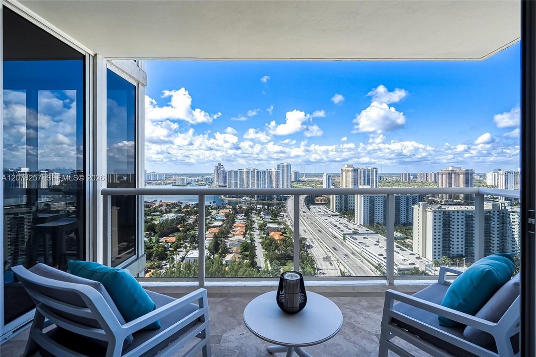 For Rent: $10,500 (3 beds, 4 baths, 2440 Square Feet)