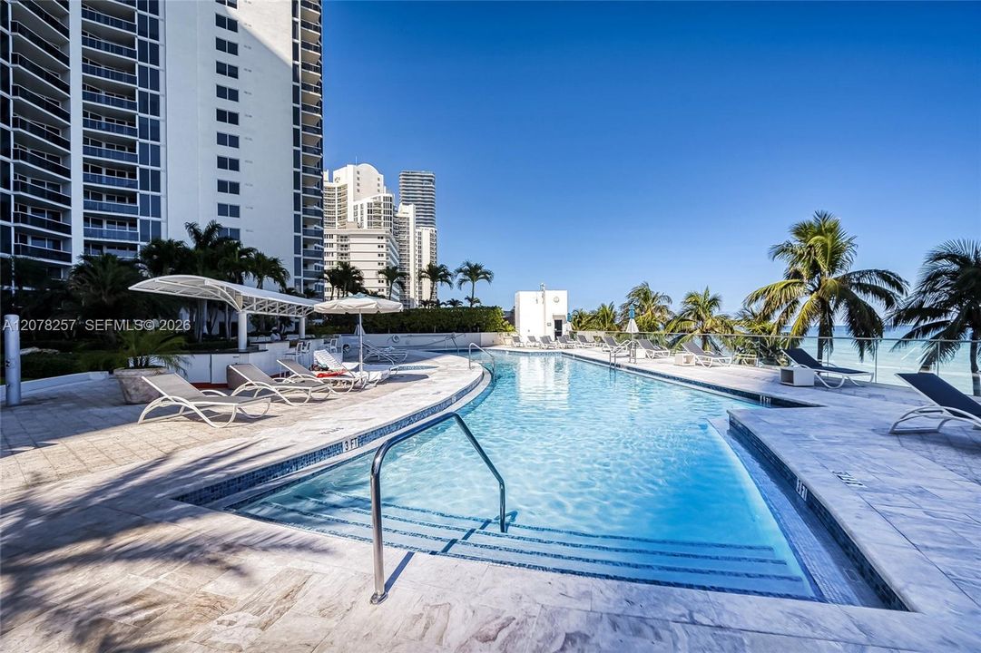 For Rent: $10,500 (3 beds, 4 baths, 2440 Square Feet)