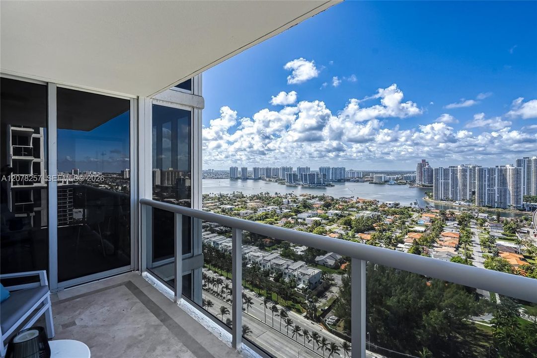 For Rent: $10,500 (3 beds, 4 baths, 2440 Square Feet)