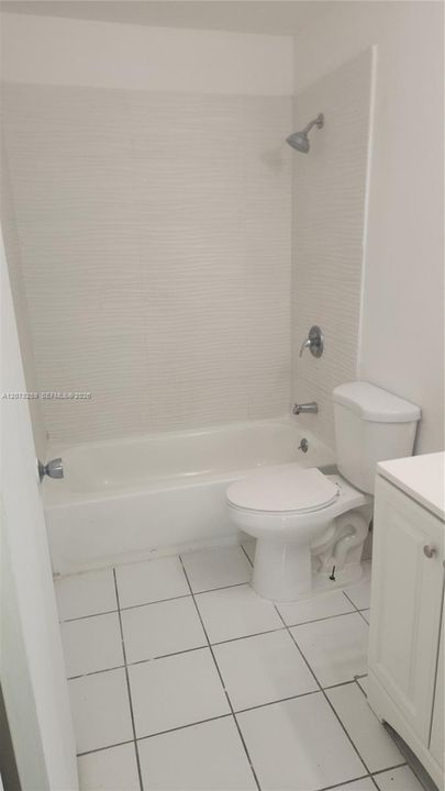 For Rent: $1,950 (2 beds, 1 baths, 868 Square Feet)