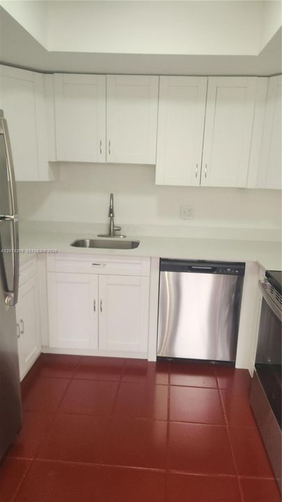 For Rent: $1,950 (2 beds, 1 baths, 868 Square Feet)