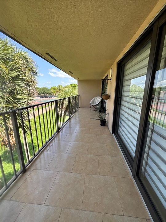 For Rent: $2,700 (2 beds, 2 baths, 1147 Square Feet)