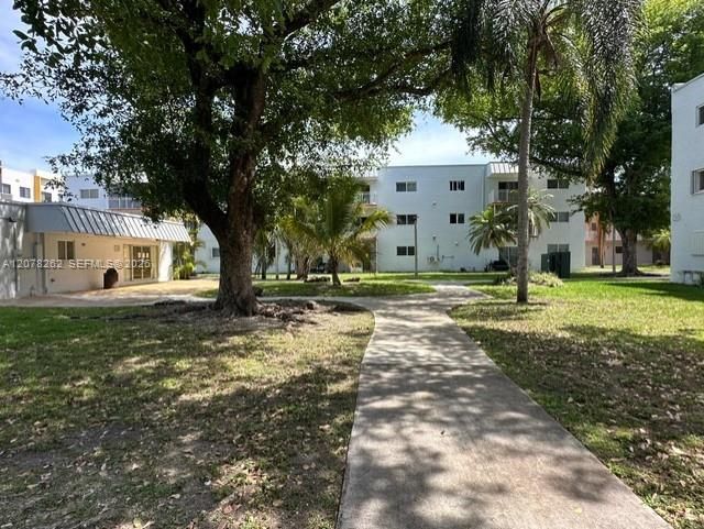 For Sale: $165,000 (1 beds, 1 baths, 703 Square Feet)