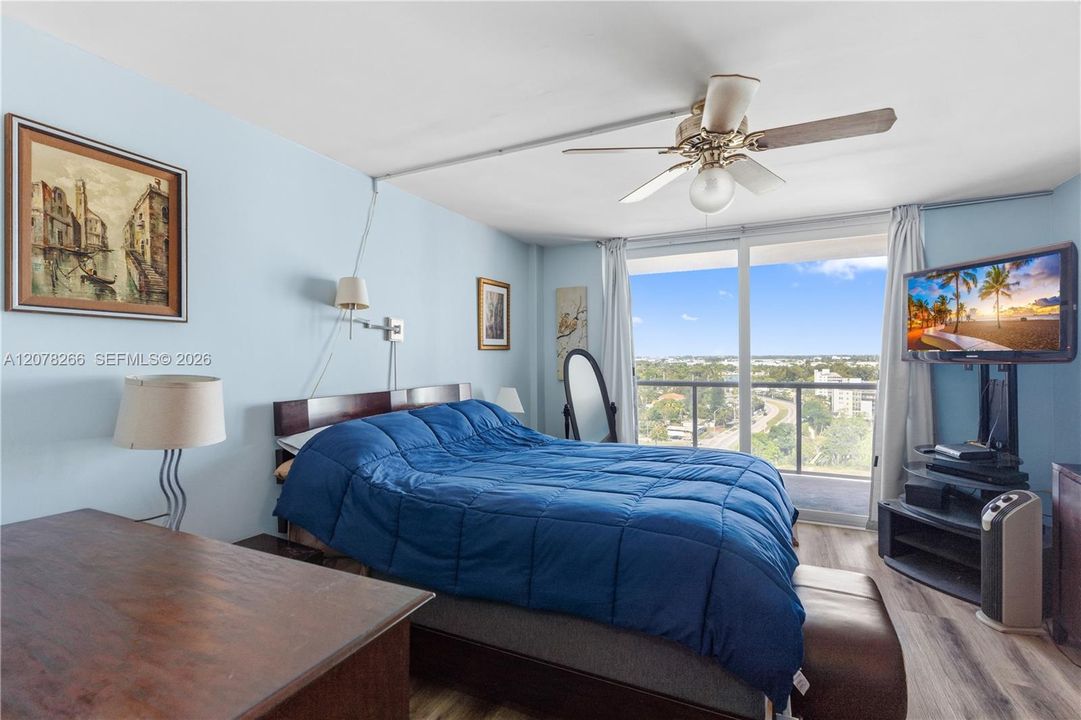 For Rent: $1,750 (1 beds, 2 baths, 861 Square Feet)