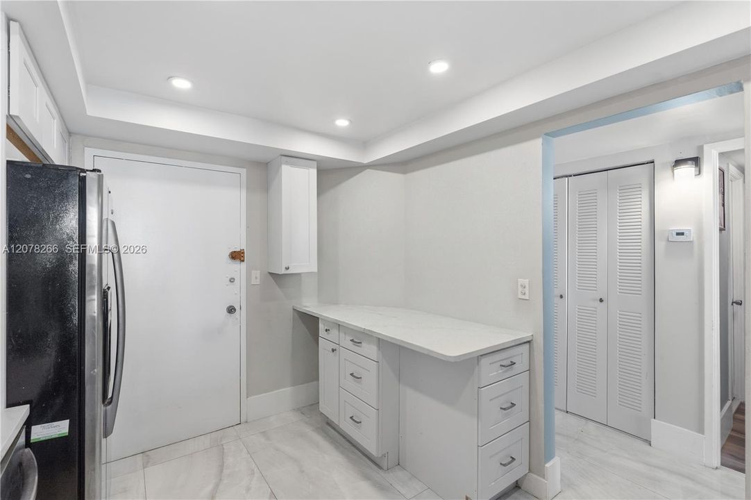 For Rent: $1,750 (1 beds, 2 baths, 861 Square Feet)