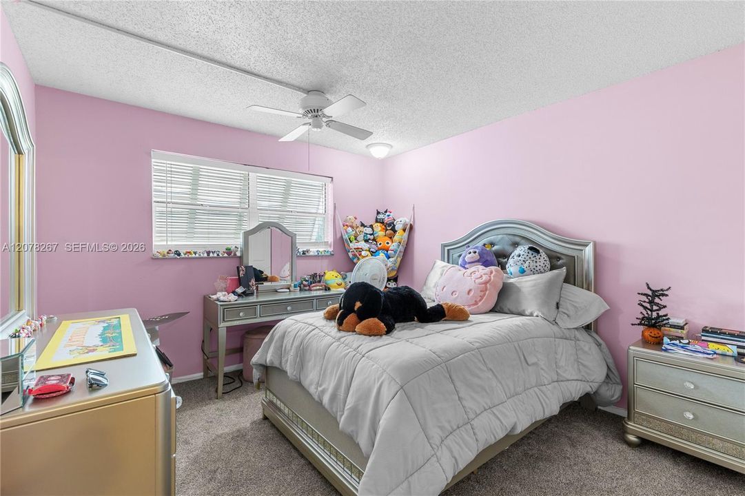 For Sale: $475,000 (3 beds, 2 baths, 1712 Square Feet)