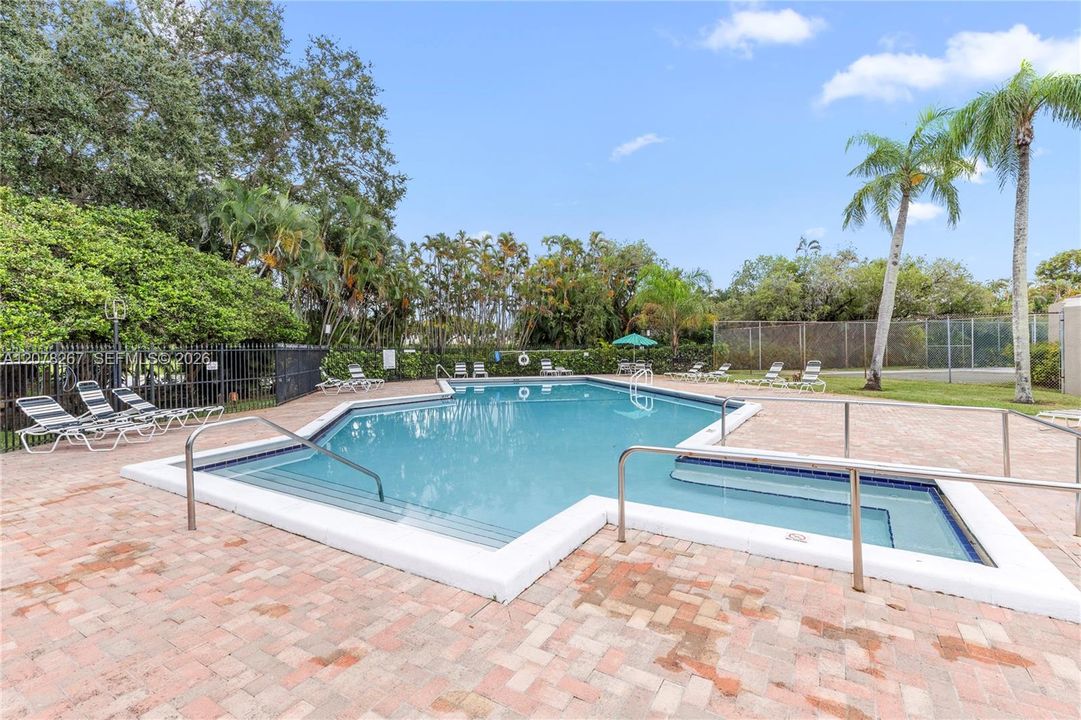 For Sale: $475,000 (3 beds, 2 baths, 1712 Square Feet)