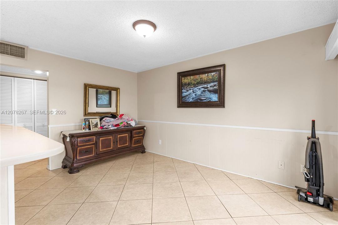 For Sale: $475,000 (3 beds, 2 baths, 1712 Square Feet)
