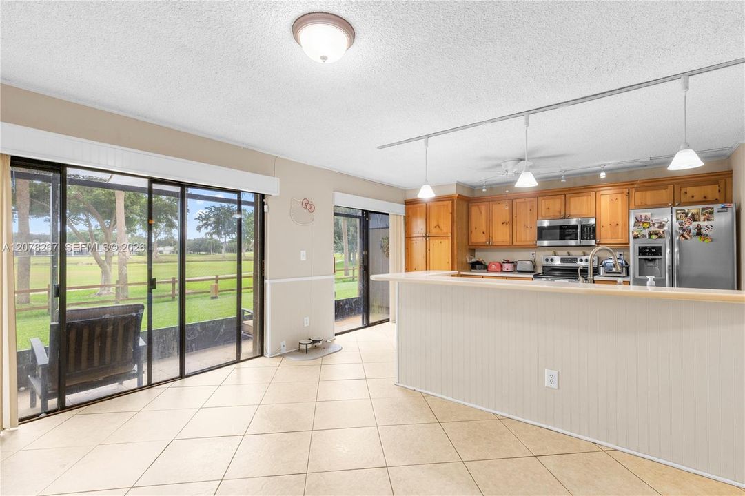 For Sale: $475,000 (3 beds, 2 baths, 1712 Square Feet)