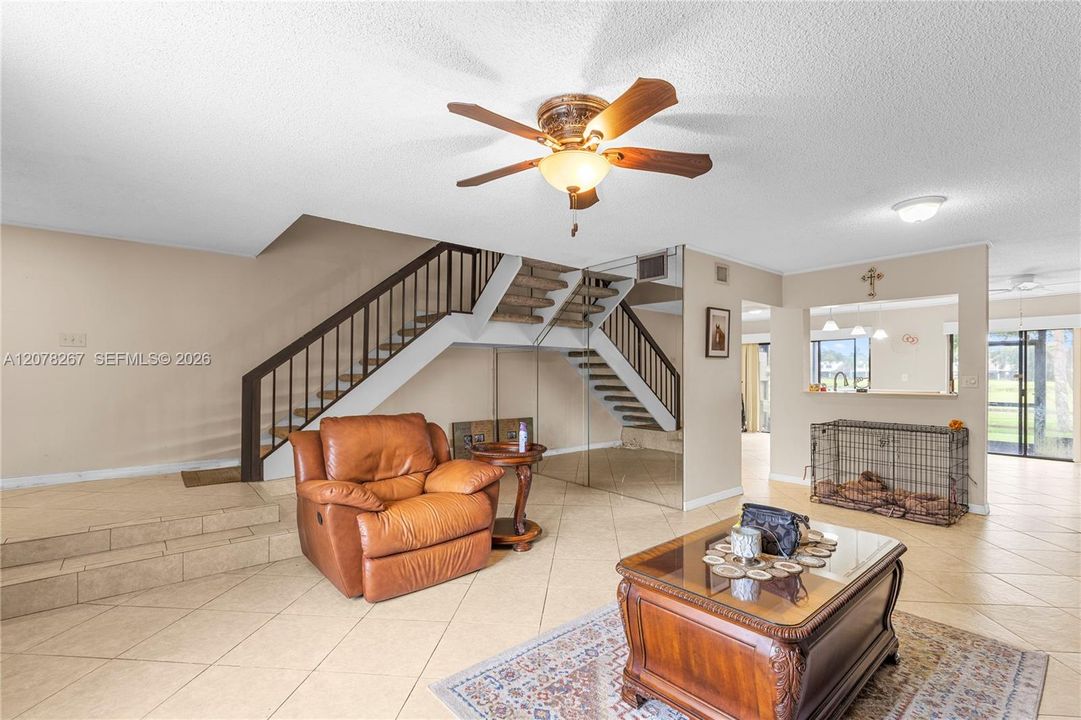 For Sale: $475,000 (3 beds, 2 baths, 1712 Square Feet)