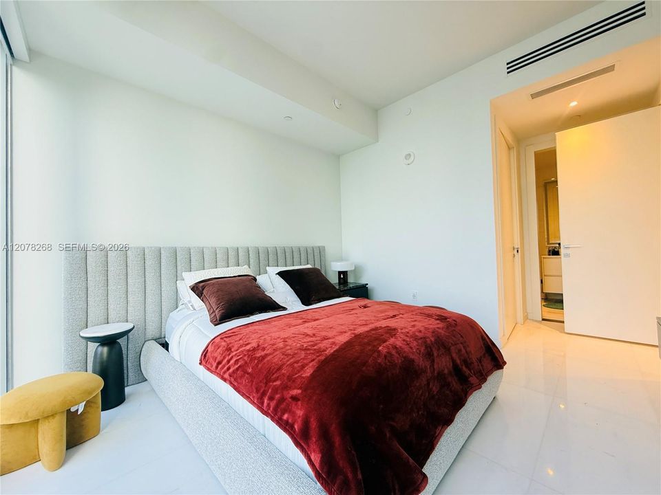 For Rent: $6,700 (1 beds, 1 baths, 767 Square Feet)