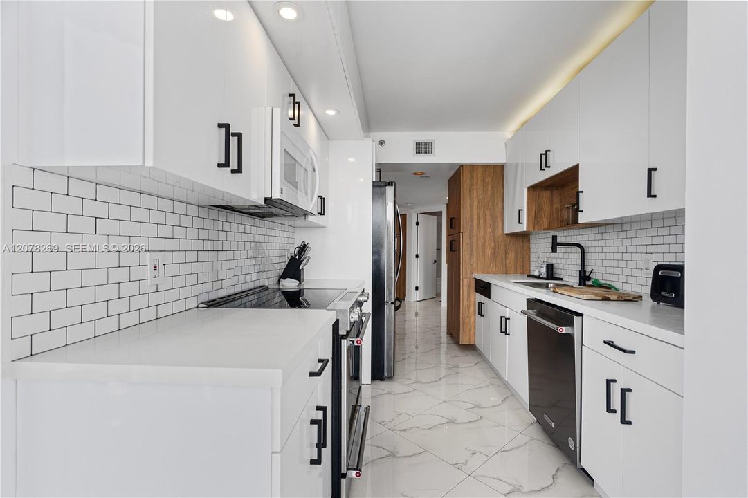 For Rent: $6,500 (3 beds, 3 baths, 1840 Square Feet)