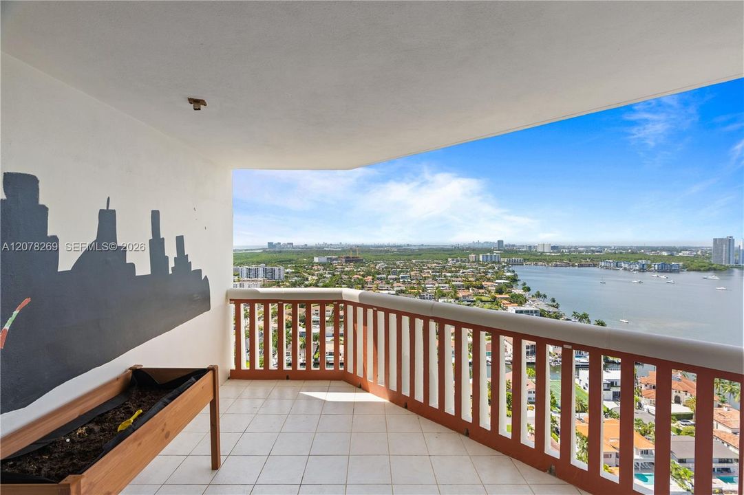 For Rent: $6,500 (3 beds, 3 baths, 1840 Square Feet)