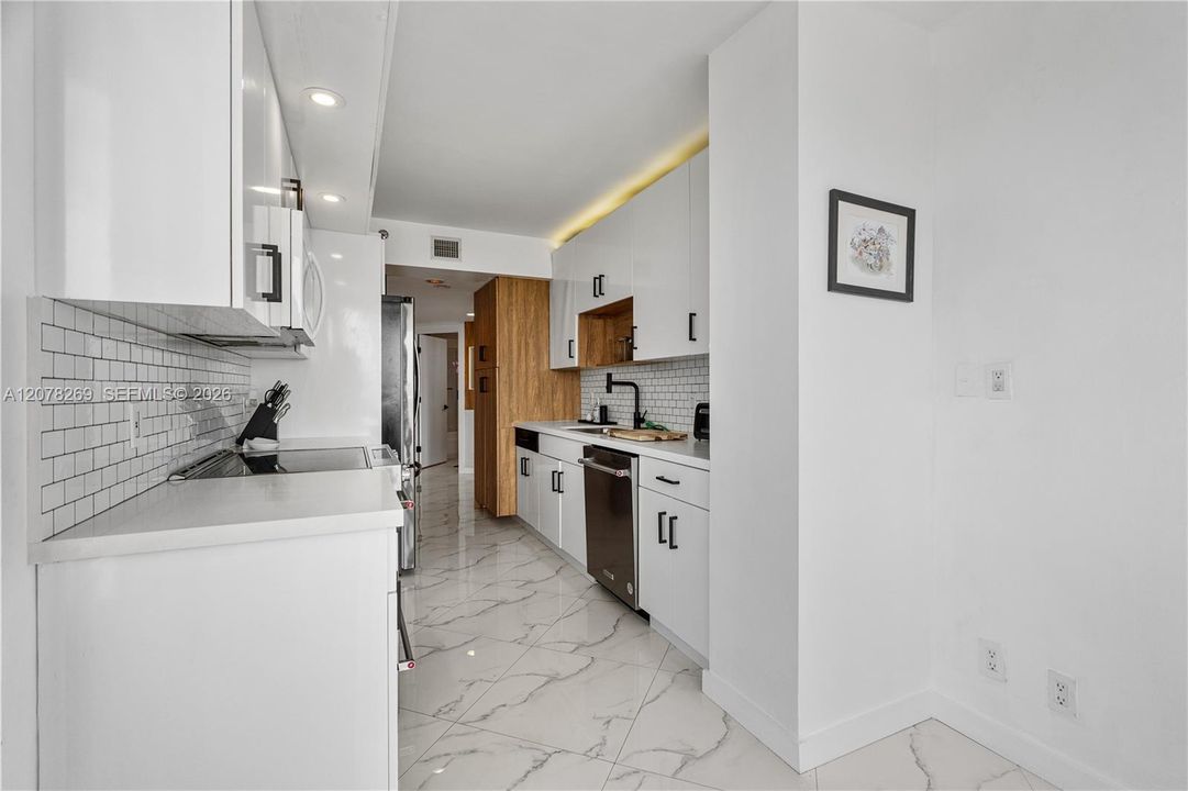 For Rent: $6,500 (3 beds, 3 baths, 1840 Square Feet)