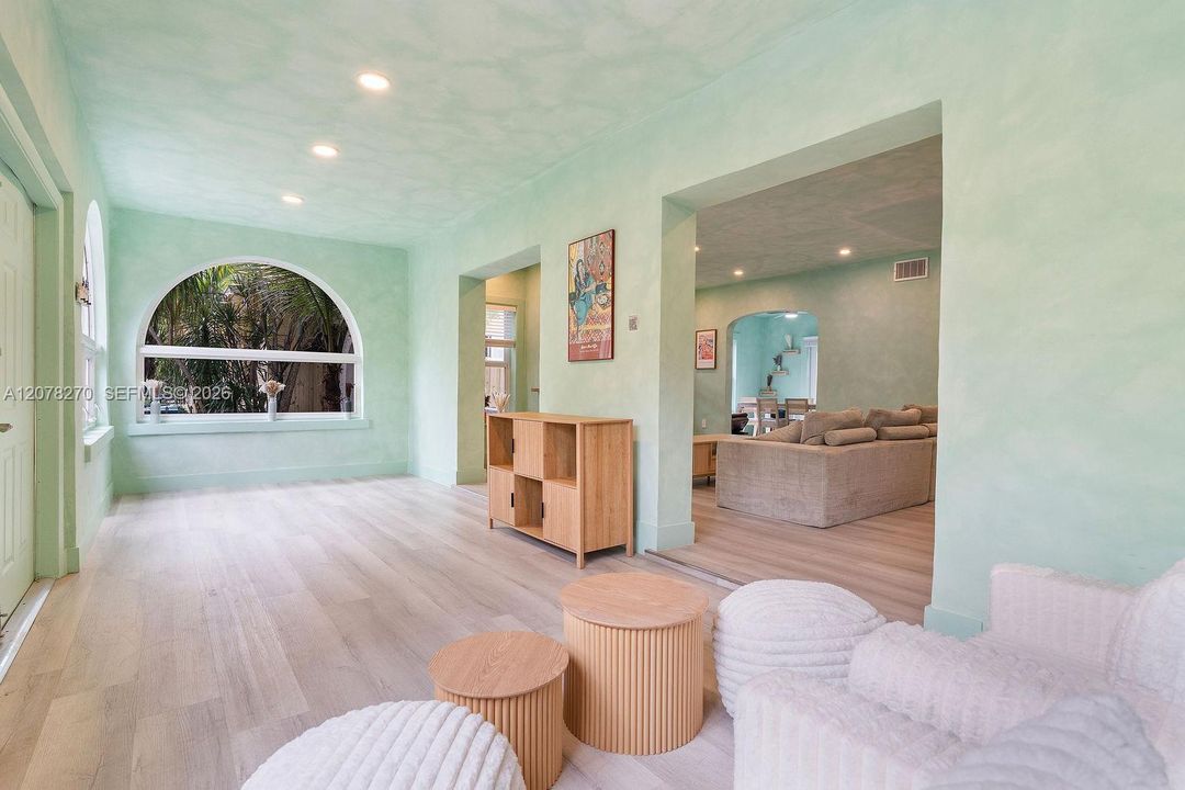 For Rent: $11,500 (4 beds, 3 baths, 2192 Square Feet)