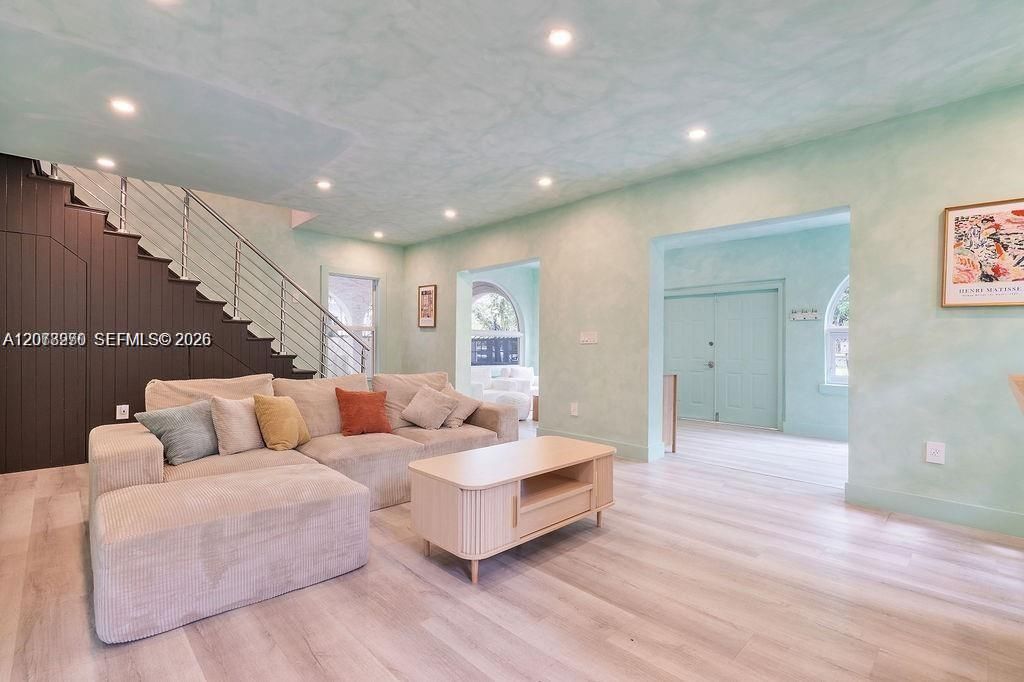 For Rent: $11,500 (4 beds, 3 baths, 2192 Square Feet)