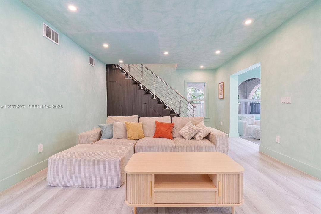 For Rent: $11,500 (4 beds, 3 baths, 2192 Square Feet)
