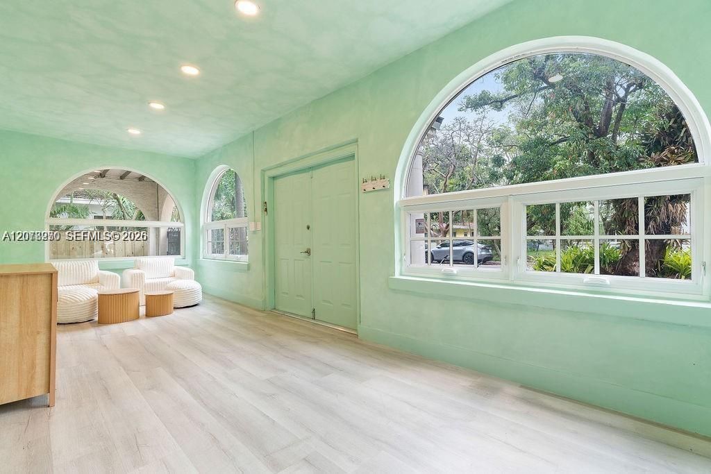 For Rent: $11,500 (4 beds, 3 baths, 2192 Square Feet)