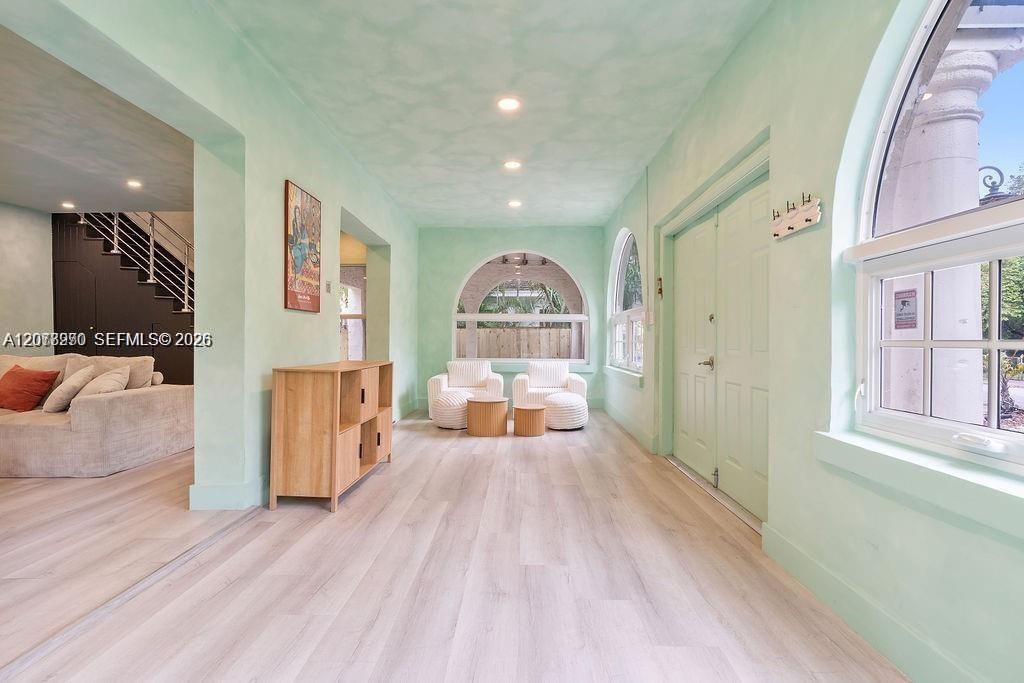 For Rent: $11,500 (4 beds, 3 baths, 2192 Square Feet)