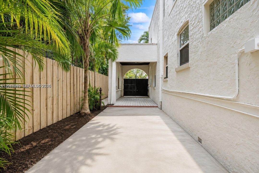 For Rent: $11,500 (4 beds, 3 baths, 2192 Square Feet)