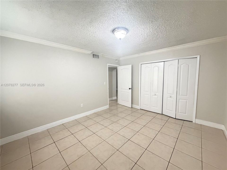 For Rent: $1,800 (2 beds, 1 baths, 829 Square Feet)