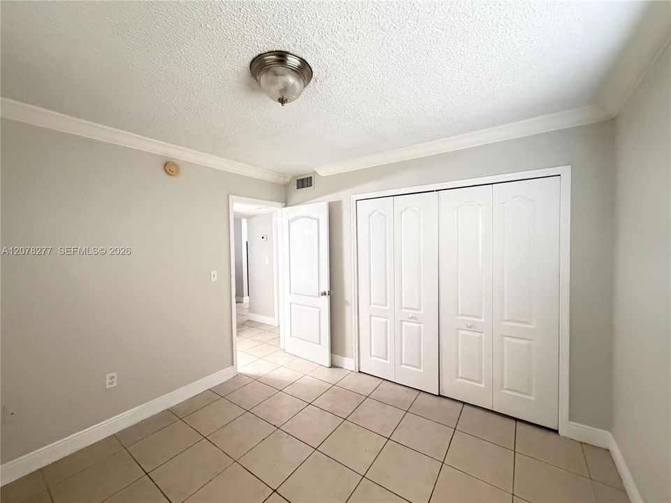 For Rent: $1,800 (2 beds, 1 baths, 829 Square Feet)