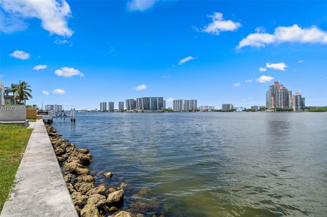 For Sale: $5,900,000 (0.25 acres)