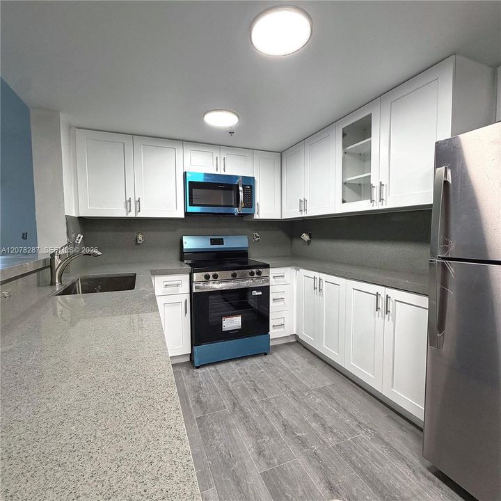 Под контрактом: $1,995 (1 спален, 1 ванн, 793 Квадратных фут)