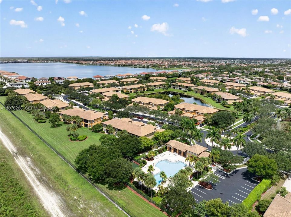 En Venta: $515,000 (3 camas, 2 baños, 1401 Pies cuadrados)