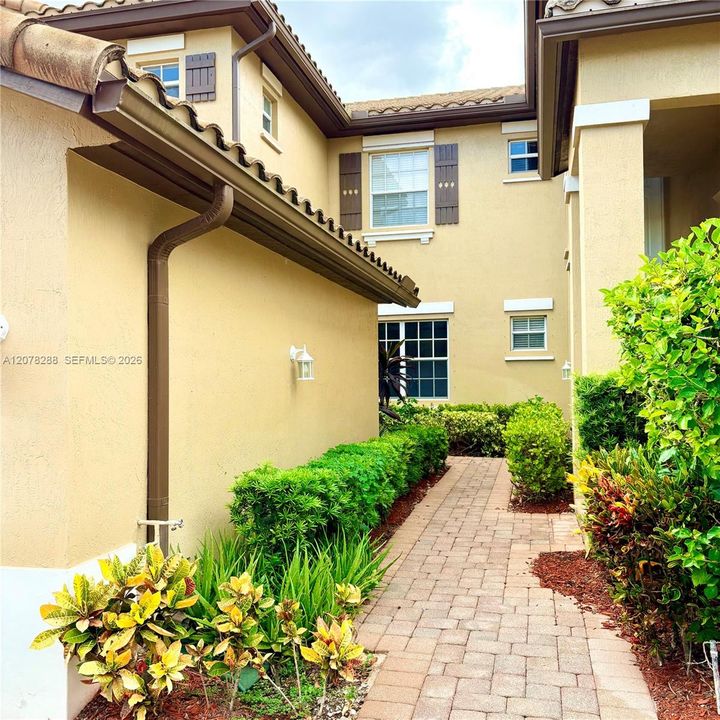 En Venta: $515,000 (3 camas, 2 baños, 1401 Pies cuadrados)