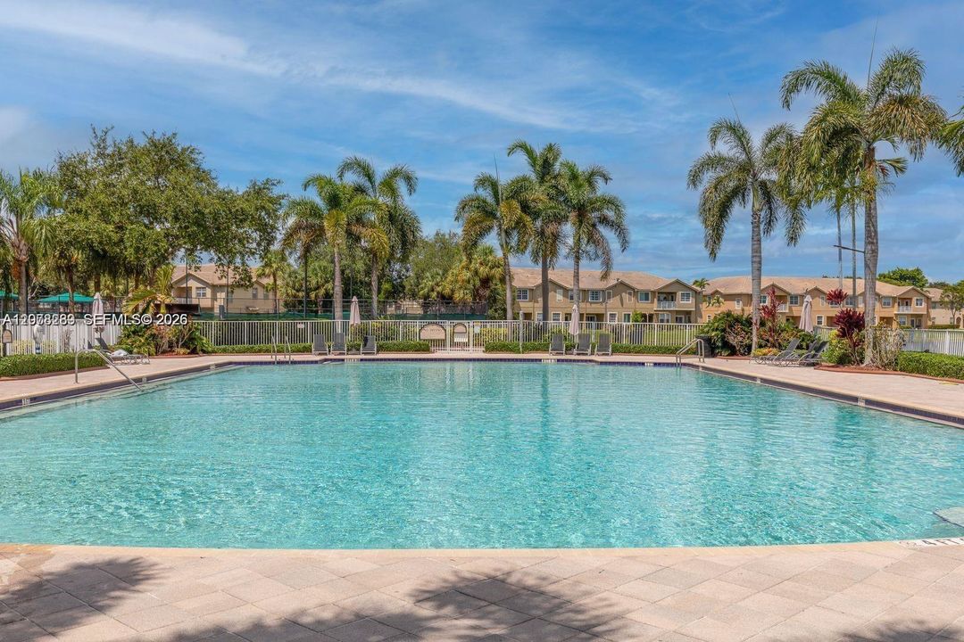 En Venta: $445,000 (3 camas, 2 baños, 1417 Pies cuadrados)
