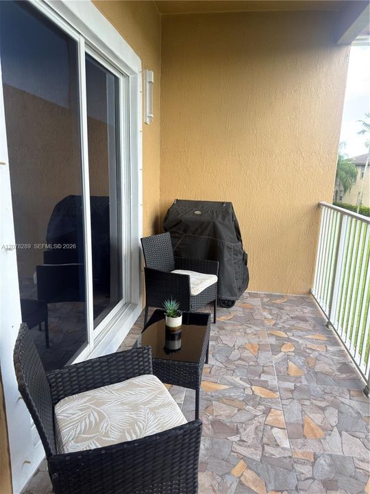 En Venta: $445,000 (3 camas, 2 baños, 1417 Pies cuadrados)