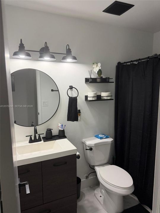For Rent: $1,700 (1 beds, 1 baths, 785 Square Feet)