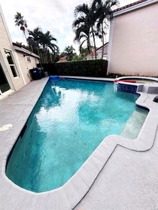 En Venta: $840,000 (3 camas, 2 baños, 1903 Pies cuadrados)