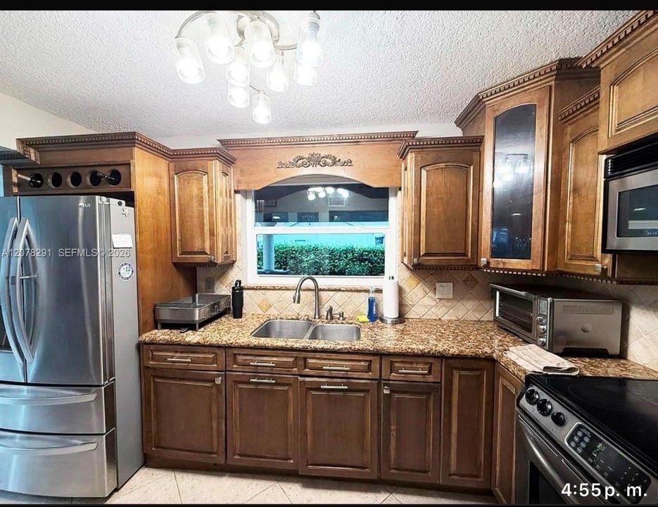 En Venta: $840,000 (3 camas, 2 baños, 1903 Pies cuadrados)