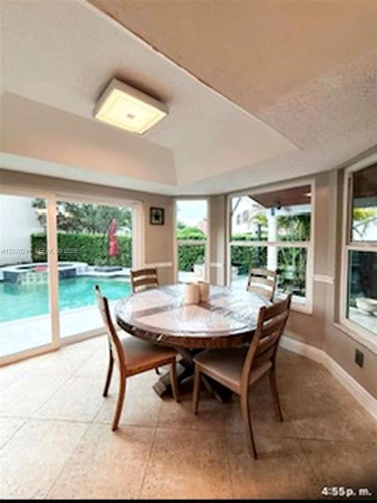 En Venta: $840,000 (3 camas, 2 baños, 1903 Pies cuadrados)