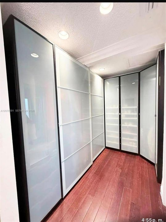 En Venta: $840,000 (3 camas, 2 baños, 1903 Pies cuadrados)