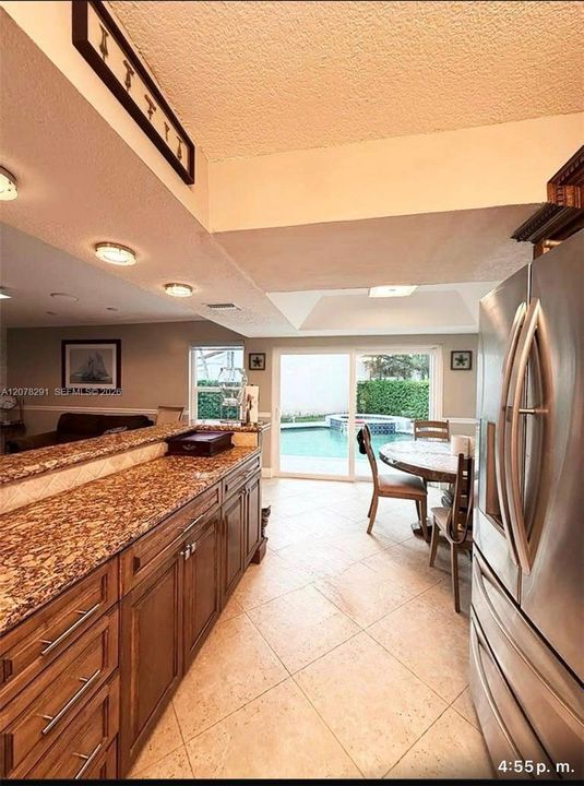 En Venta: $840,000 (3 camas, 2 baños, 1903 Pies cuadrados)