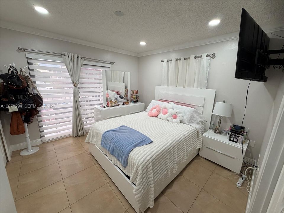 En Venta: $265,000 (2 camas, 2 baños, 779 Pies cuadrados)