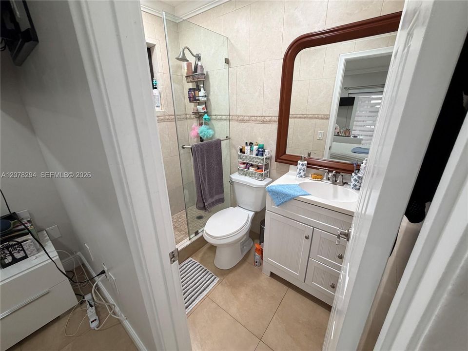 En Venta: $265,000 (2 camas, 2 baños, 779 Pies cuadrados)