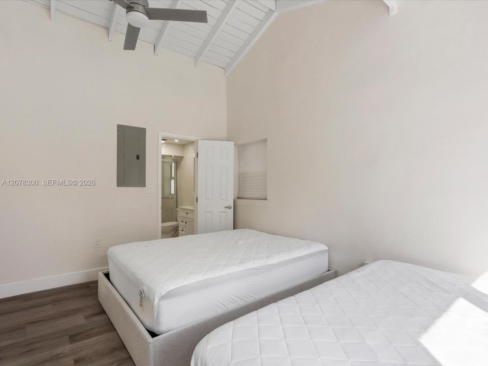 For Rent: $6,000 (3 beds, 2 baths, 1186 Square Feet)