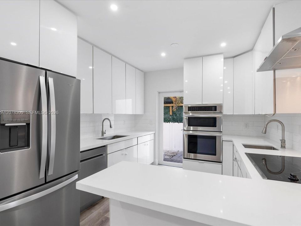 For Rent: $6,000 (3 beds, 2 baths, 1186 Square Feet)