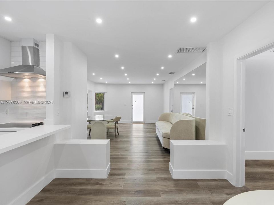 For Rent: $6,000 (3 beds, 2 baths, 1186 Square Feet)