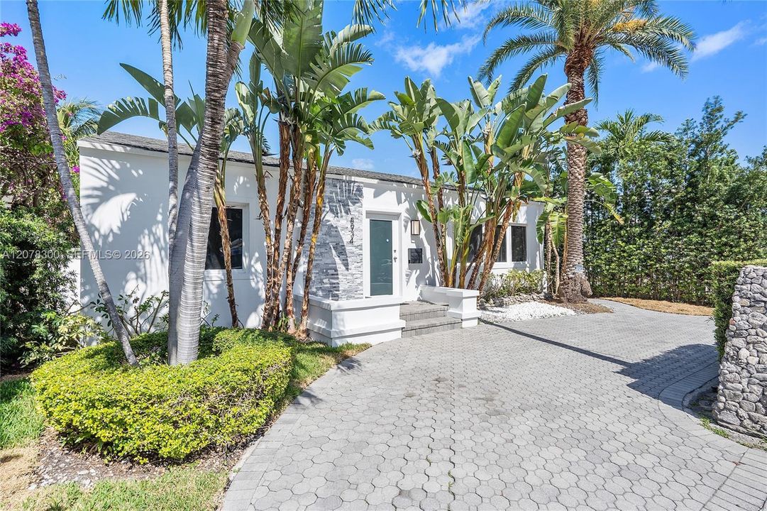 For Rent: $6,000 (3 beds, 2 baths, 1186 Square Feet)