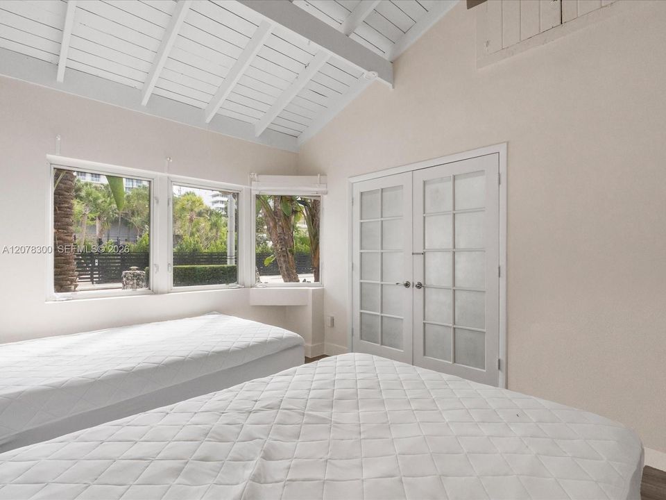 For Rent: $6,000 (3 beds, 2 baths, 1186 Square Feet)