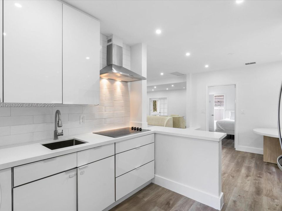 For Rent: $6,000 (3 beds, 2 baths, 1186 Square Feet)