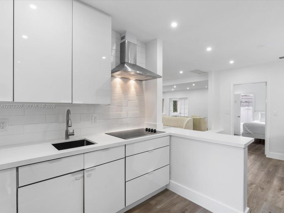 For Rent: $6,000 (3 beds, 2 baths, 1186 Square Feet)