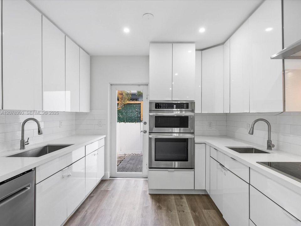 For Rent: $6,000 (3 beds, 2 baths, 1186 Square Feet)
