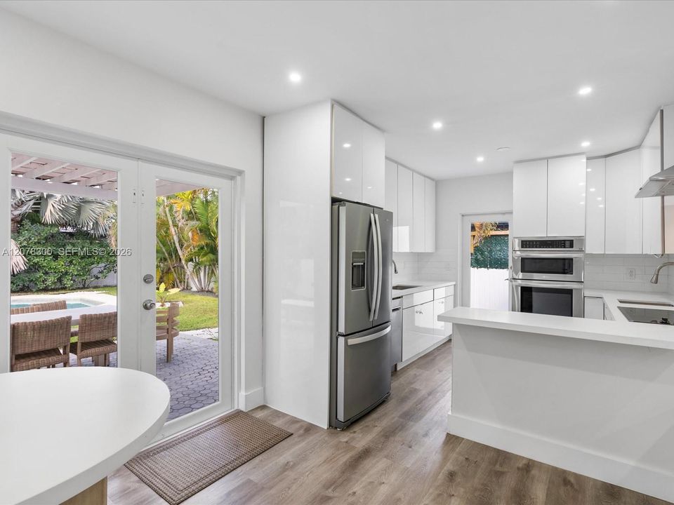 For Rent: $6,000 (3 beds, 2 baths, 1186 Square Feet)